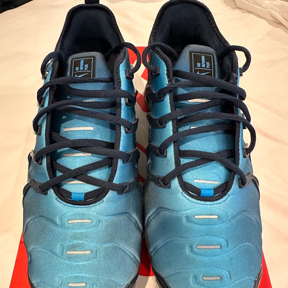 Mens Nike VaporMax Plus size 101/2 looks Great So Comfortable